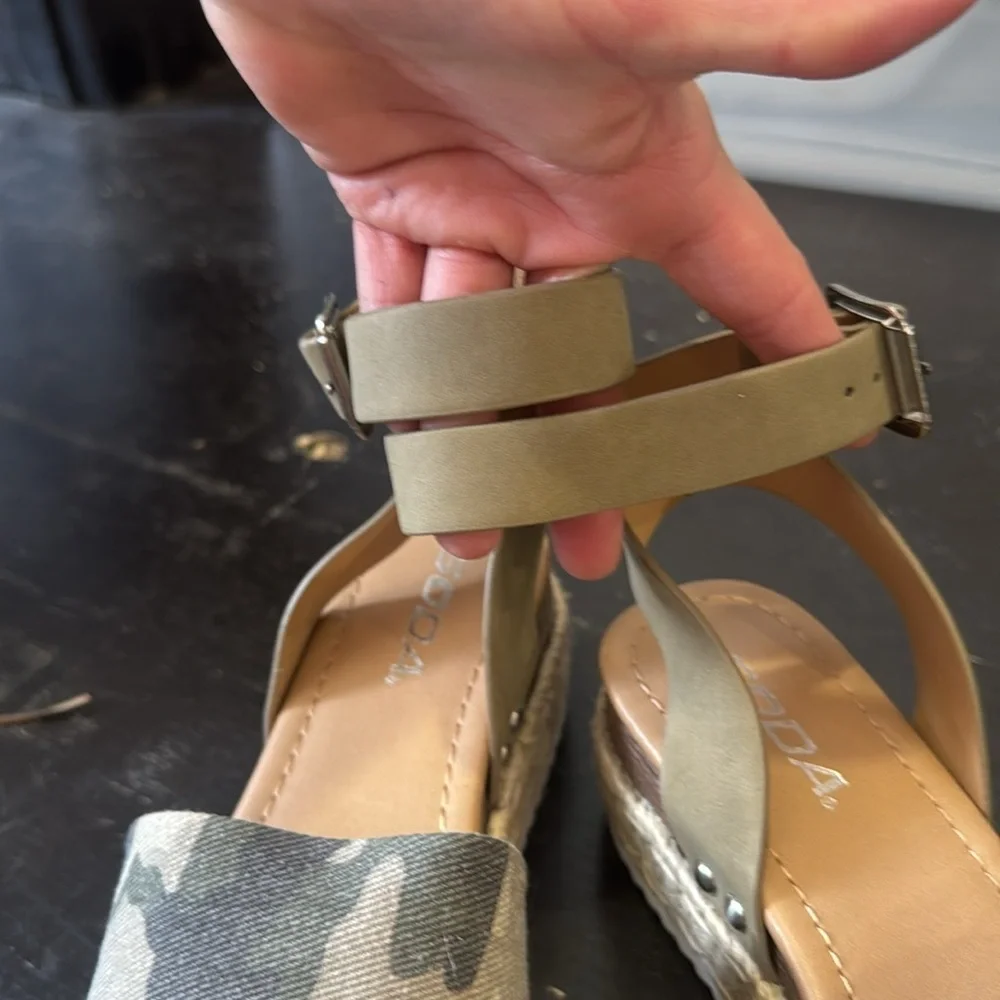 Soda Women's Camouflage Espadrille Sandals